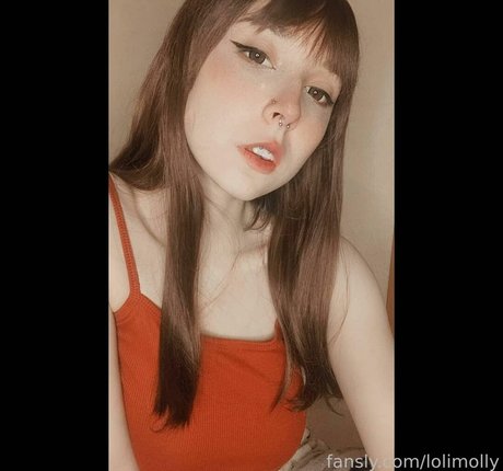 Loli Molly model nackt galerie