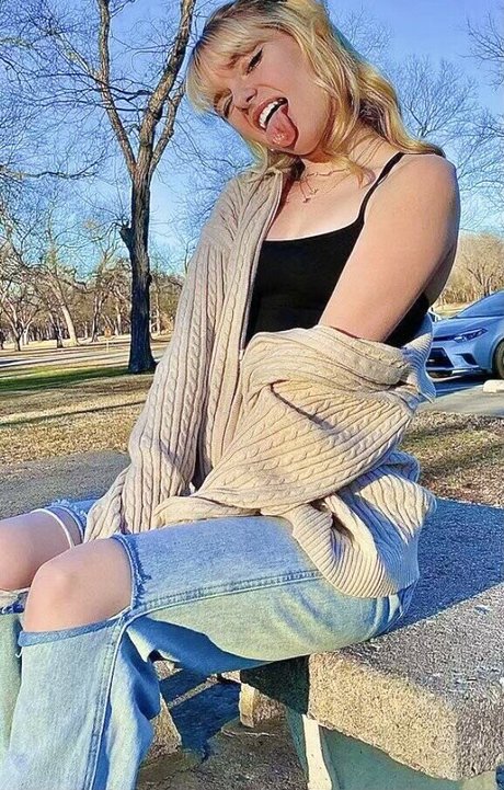 NaomiSkyex sexy freie bilder