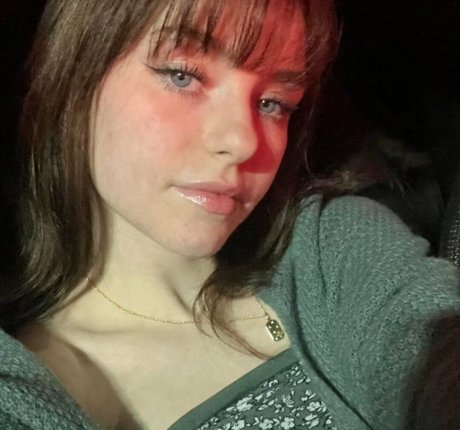 NaomiSkyex porno archiv