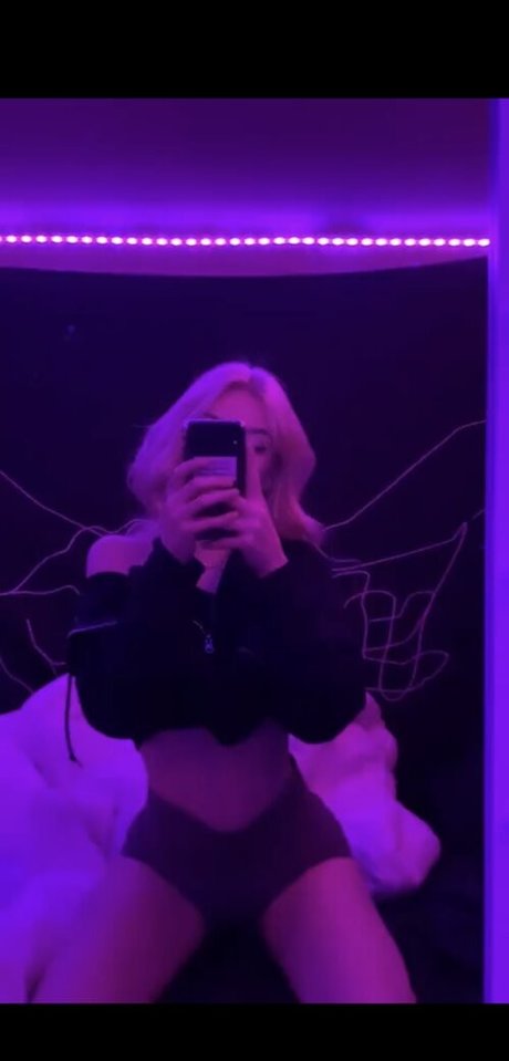 NaomiSkyex erotische nacktheit bilder