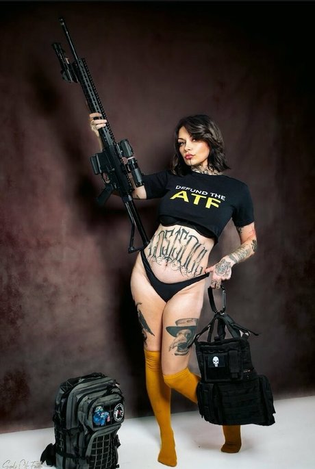 Gun Bunnies hübsche sex bilder