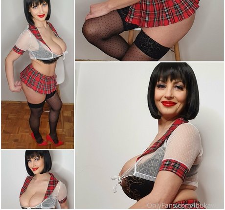 lbukawski hübsche nacktheit bild