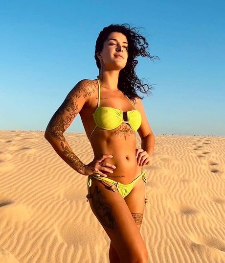 Giovana Fagundes kunst erwachsene galerie