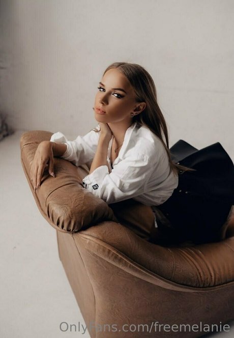 freemelanie pornostar top foto