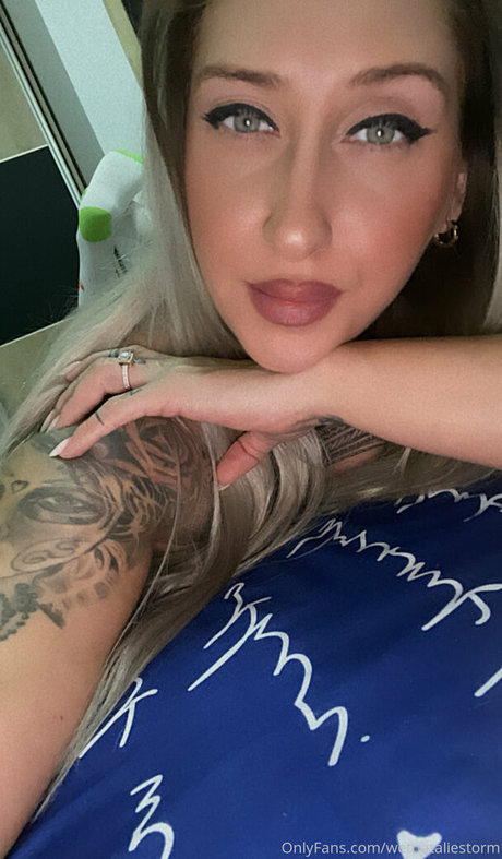 anksunamoon model akt fotos