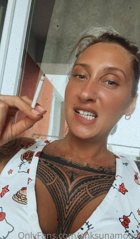 anksunamoon heiße kunst galerie