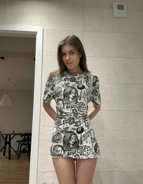 lunar unicorn freie nackte bilder