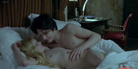 Roxane Mesquida porno kunst galerien