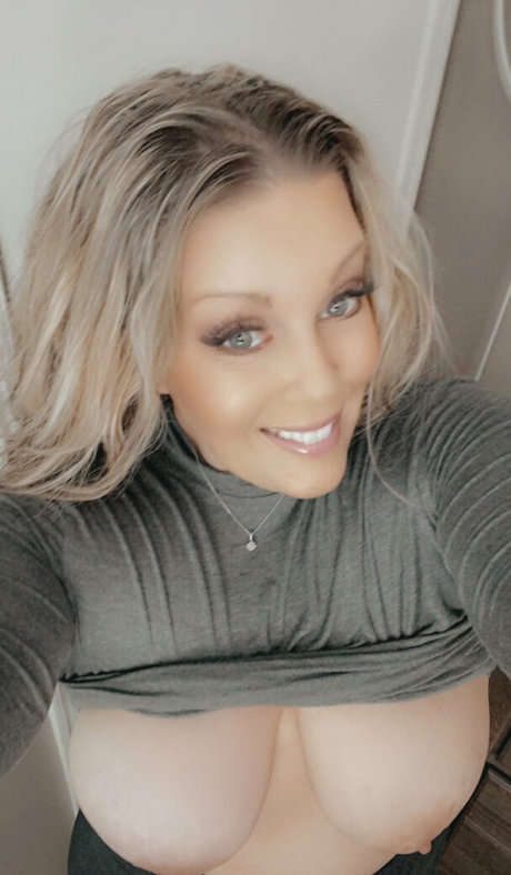 therealvixenval model pornografische galerien