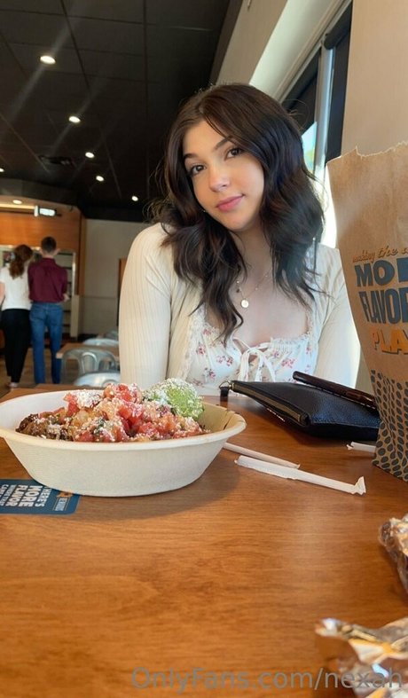 Nexah erwachsene sexy foto