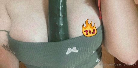 peachyybaby7 erwachsene sexy bild