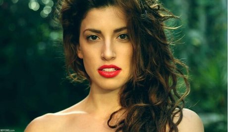 Tania Raymonde top sexy bilder