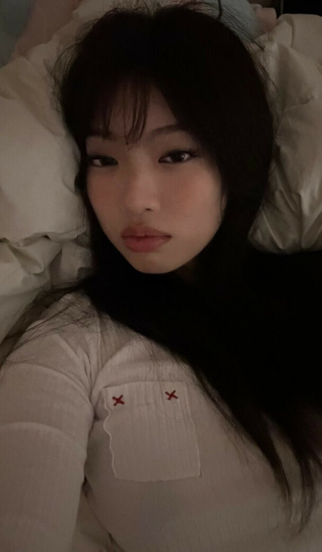 Yujin sexy top archiv