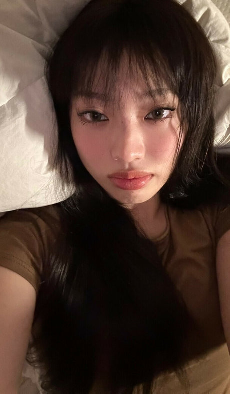 Yujin top pornographische bild