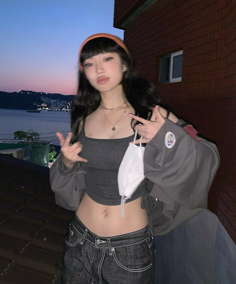 Yujin nackt akt bilder