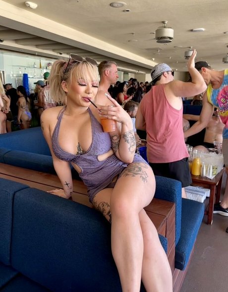 Edmthotiana nackt schöne galerie