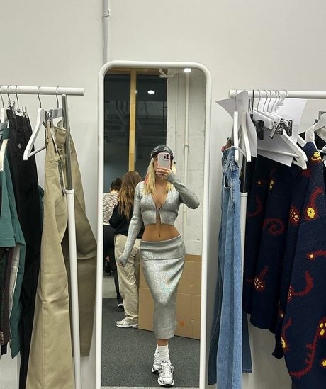 Jessica Goicoechea kunst top archiv