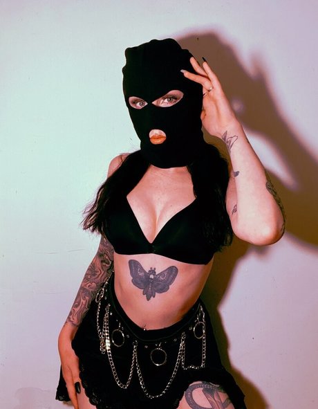 Morgan Adams top sexy galerie