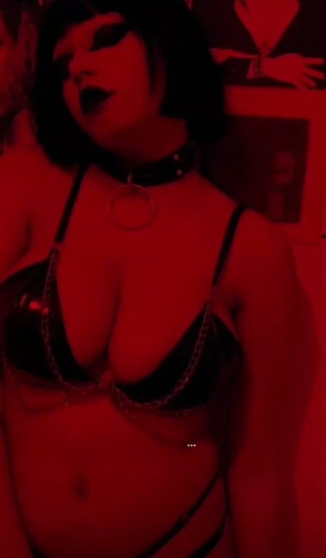 sexgothbarbie schöne nackte bild