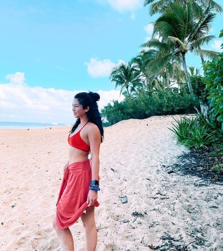 Kama Dung model nackt fotos