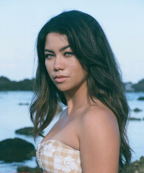 Kama Dung model erotische bilder