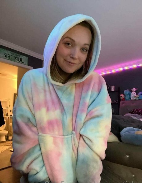 curvycutiexo nackt porno foto