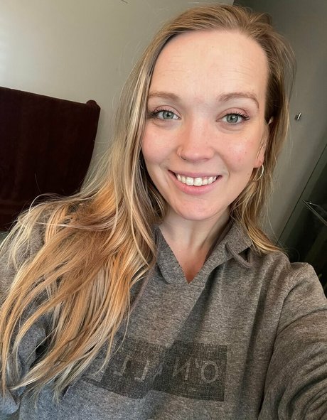 curvycutiexo hd akt bild