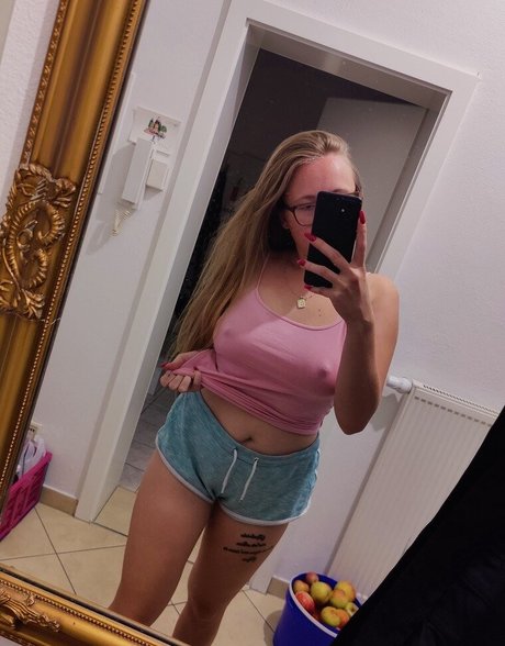 Feuerrose schauspielerin nackt galerie