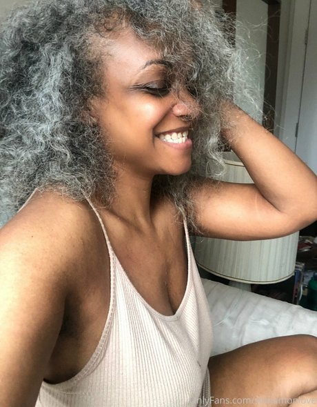 Sinnamon Love porno kunst fotos