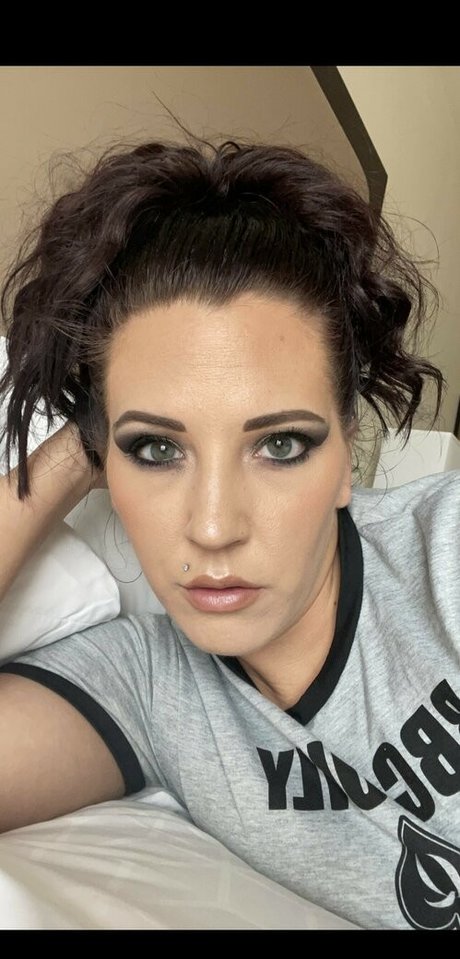 junge milf onlyfans sexy kunst fotos