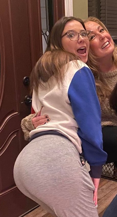 Show Your Girlfriend Profilbild