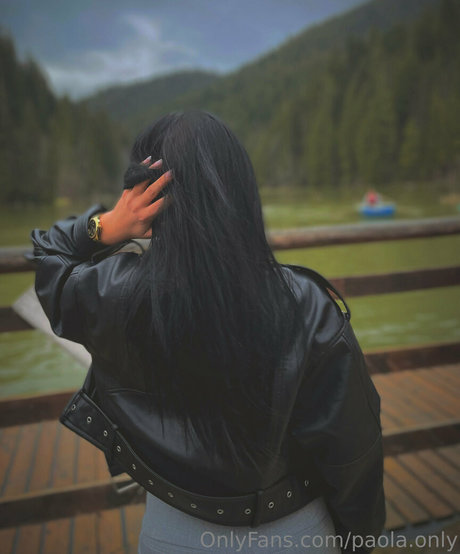 paola only top hd bild