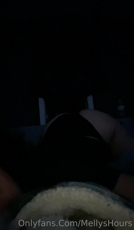 mellyshours xxx nackten bilder