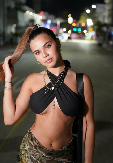 champagneemm porno kunst galerie