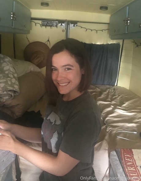 naomiwildman3 hübsche nacktheit bilder