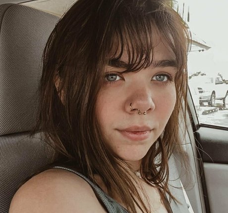 nikkiinatural erwachsene perfekte bild