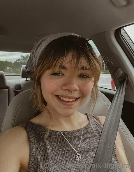 nikkiinatural kostenlose sex fotos