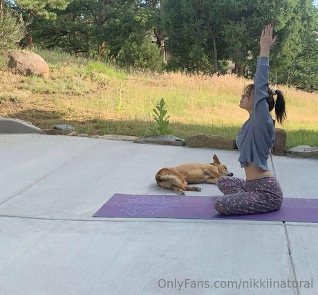 nikkiinatural erwachsene nackt foto
