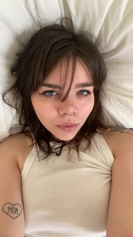 nikkiinatural erotische kunst bild