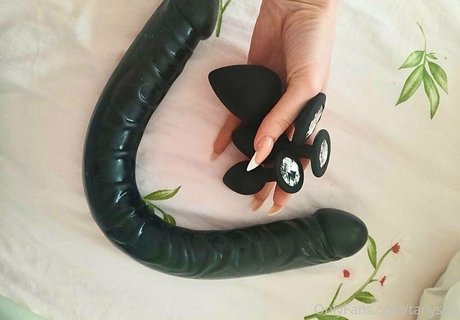 hottanuysha pornographische bilder