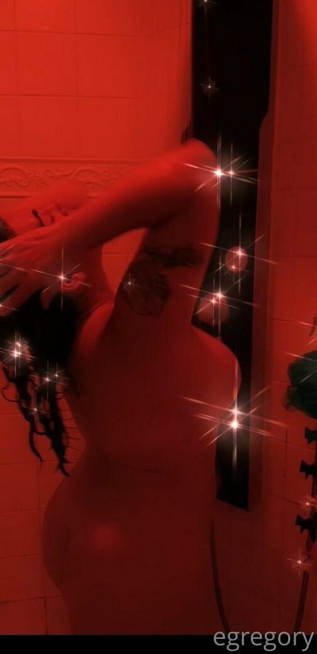 elainagregory nackt perfekte bild