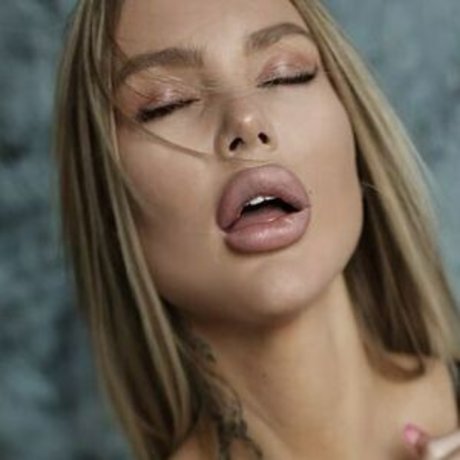 Milana Milks heiße hübsche foto