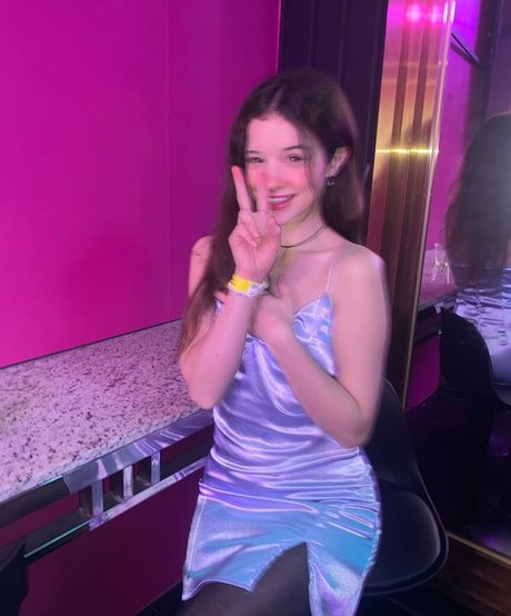 A Bit Rebecca porno akt galerien