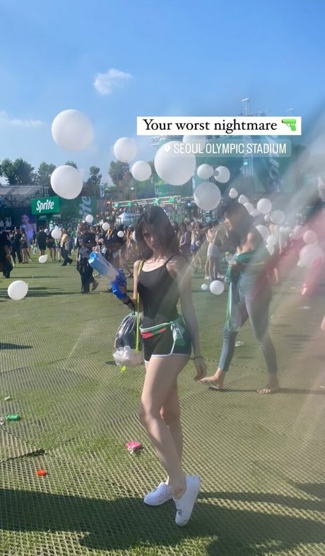 A Bit Rebecca model erotische fotos