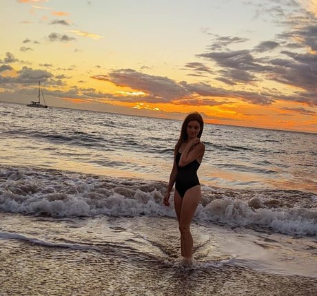 A Bit Rebecca sexy erotische bilder