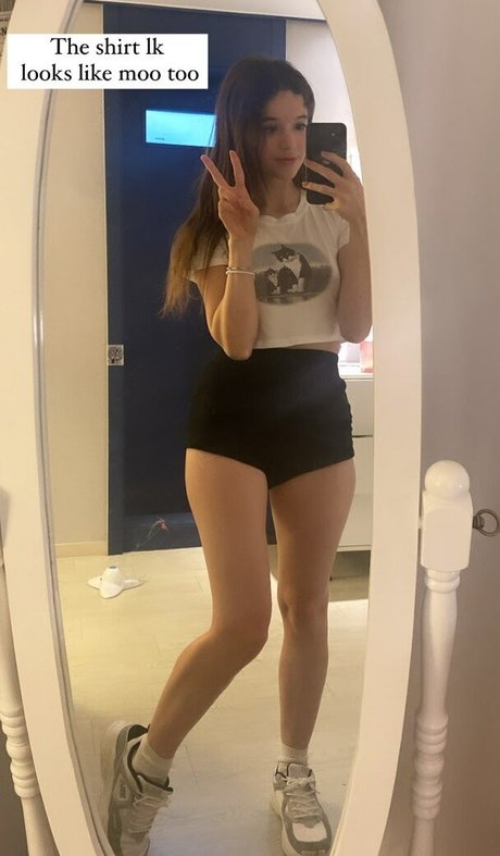 A Bit Rebecca erotische kunst fotos