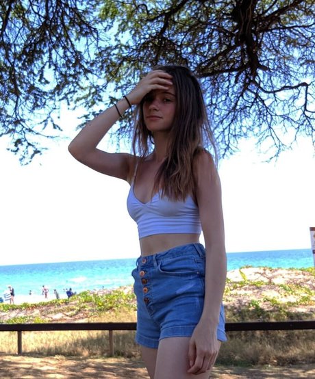 A Bit Rebecca heiße sexy bild