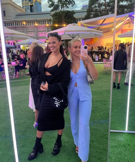 Taya Brooks hübsche kostenlose archiv