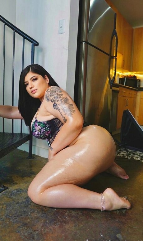 iamyummyyamss schauspielerin perfekte galerie