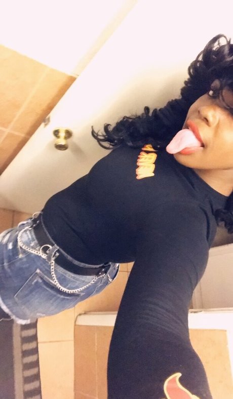 ladyluckyxxx erotische hübsche foto